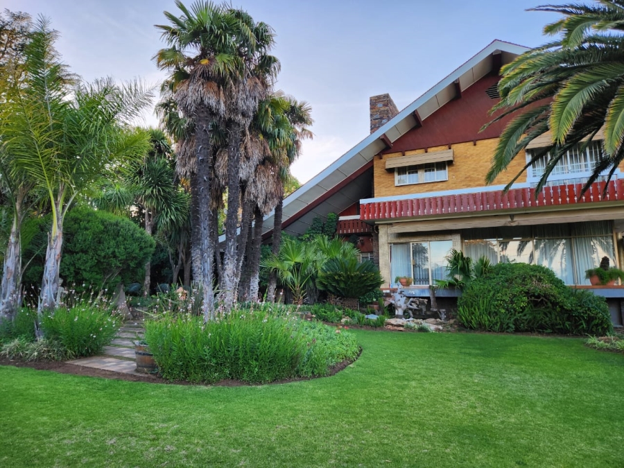 5 Bedroom Property for Sale in Dan Pienaar Free State